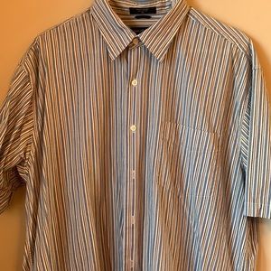 Men’s Nautica button down shirt
